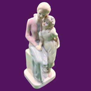 Russ mother & daughter figurine 5.1/2